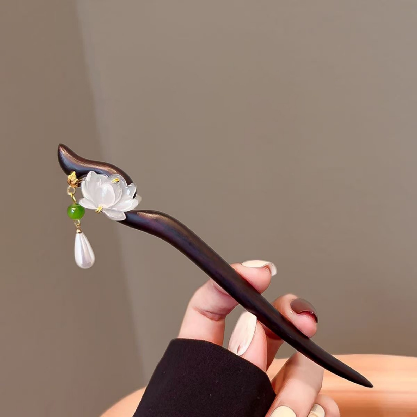 Tech Accessories For Women - 1PC Elegant Lotus Wood Hair Stick