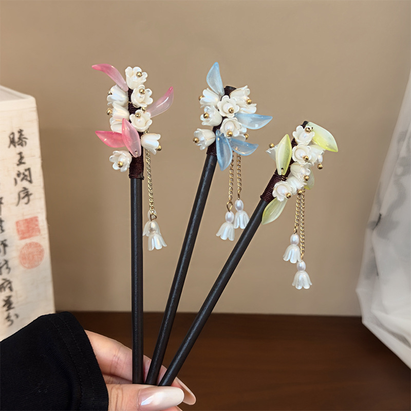 Tech Accessories For Women - Chinese Style Traditional Hairpin Lily of