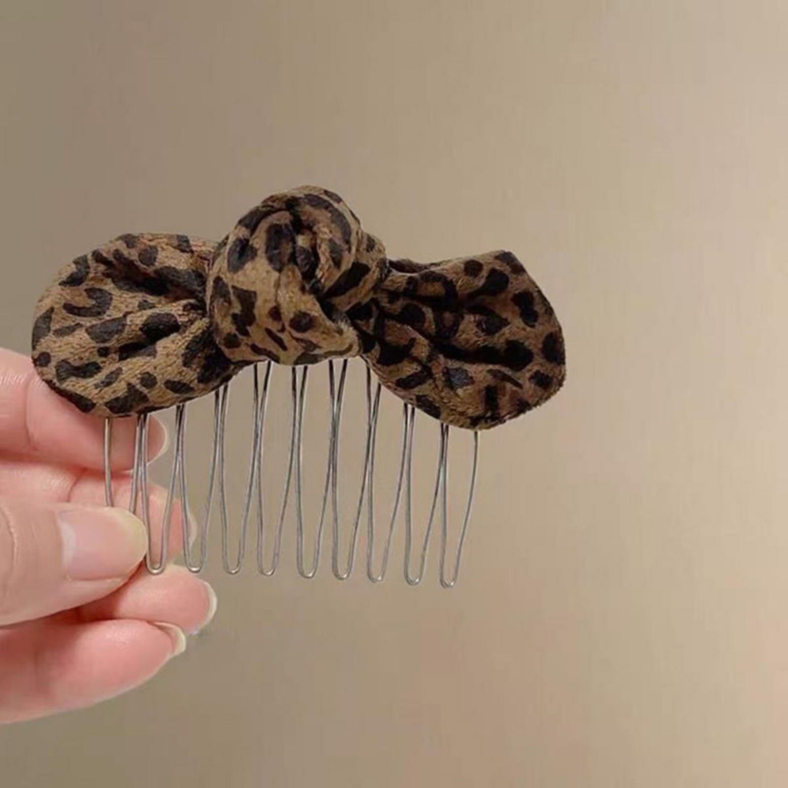 1PCLeopard Print Bow Hair Comb - Tech Accessories For Women 评论和价格