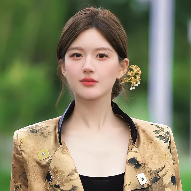 1PC Elegant Golden Ginkgo Leaf - Tech Accessories For Women 评论和价格