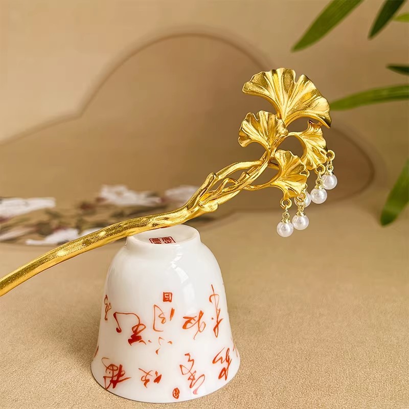 1PC Elegant Golden Ginkgo Leaf - Tech Accessories For Women 评论和价格