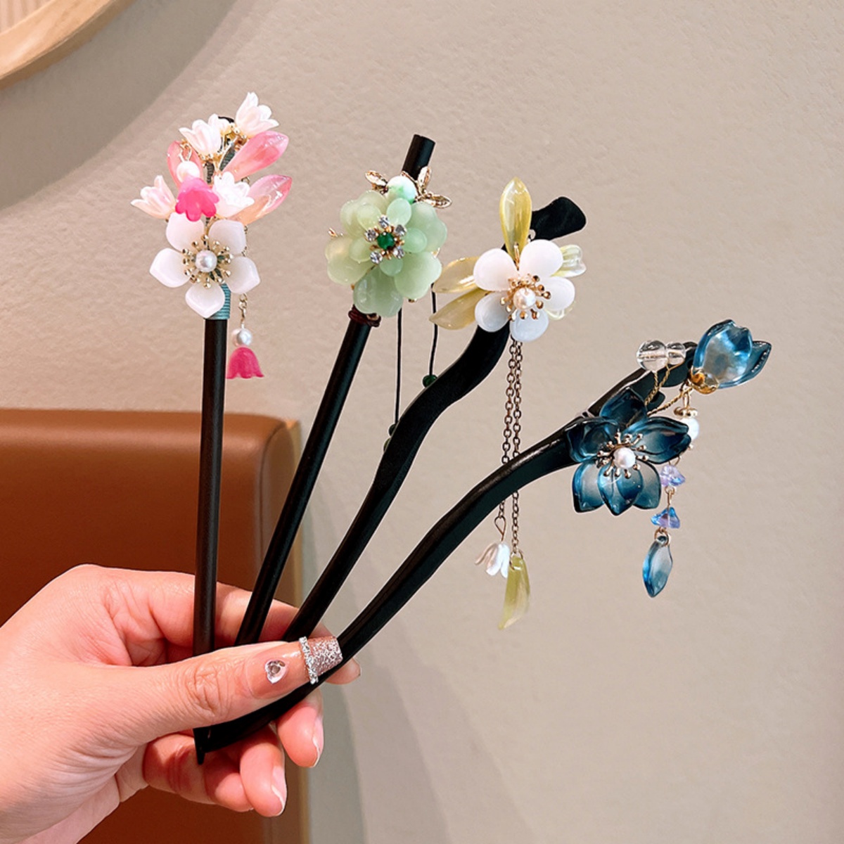 Exquisite Flower Tassel Wooden - Tech Accessories For Women 评论和价格