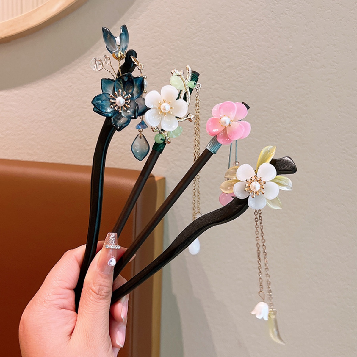 Exquisite Flower Tassel Wooden - Tech Accessories For Women 评论和价格